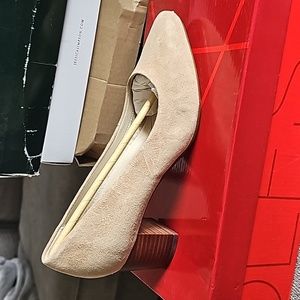 New tan heels
